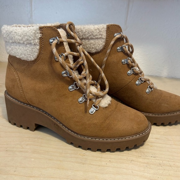 Universal Thread Shoes - Universal Thread Sherpa: Women's Tan Ankle Boots